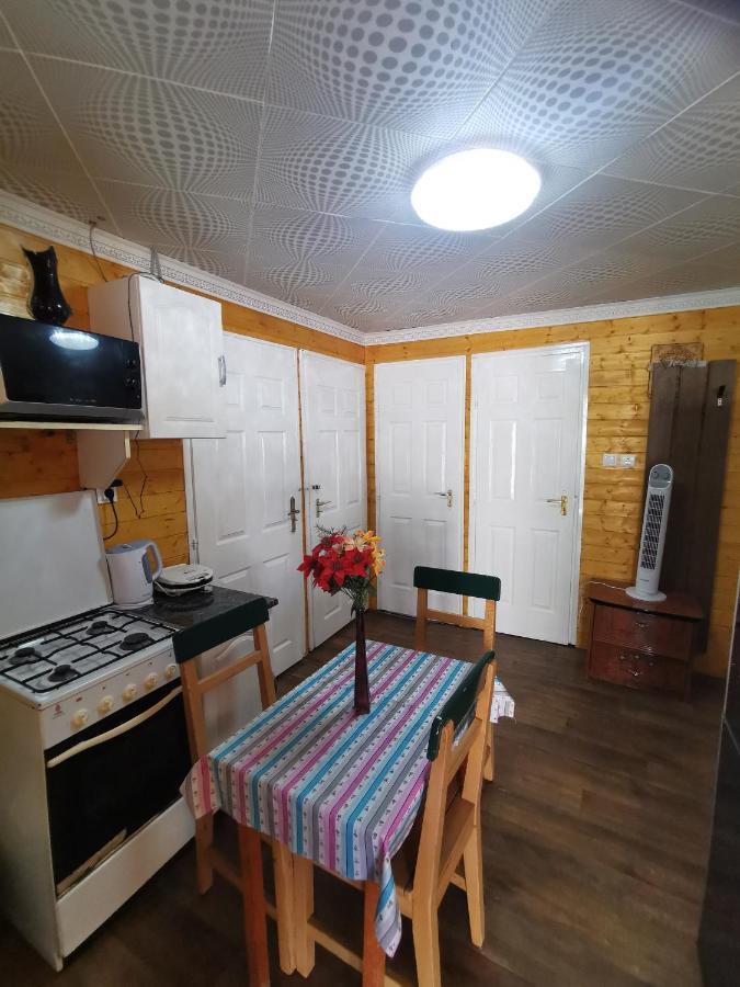 Edit Vendeghaz Tiszaujvaros Room photo