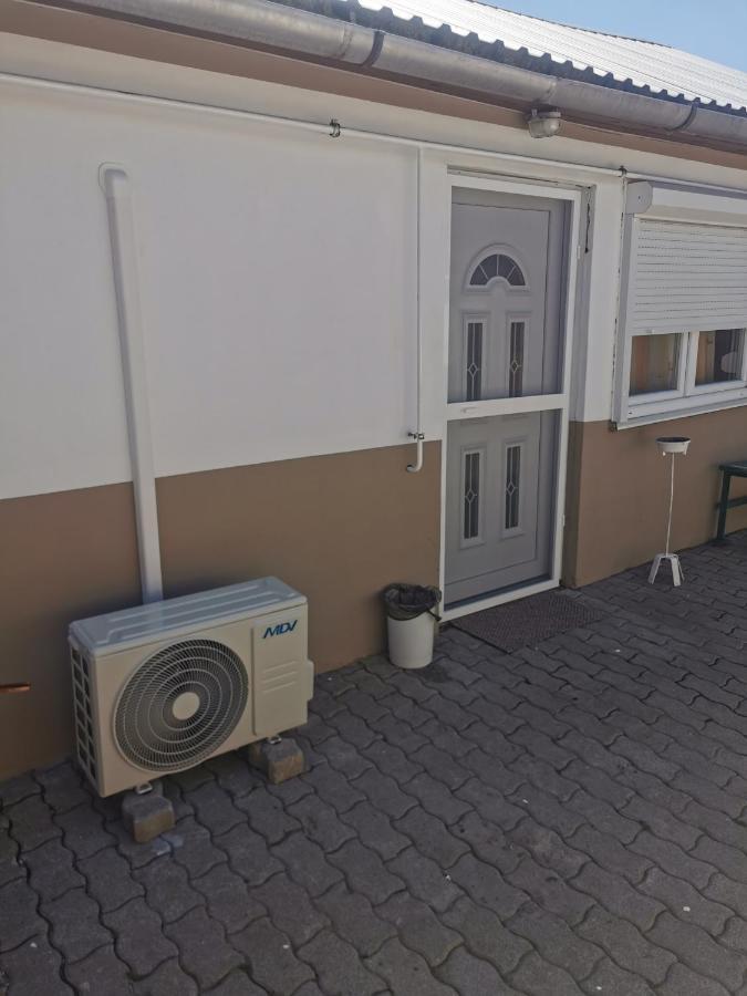 Edit Vendeghaz Tiszaujvaros Exterior photo