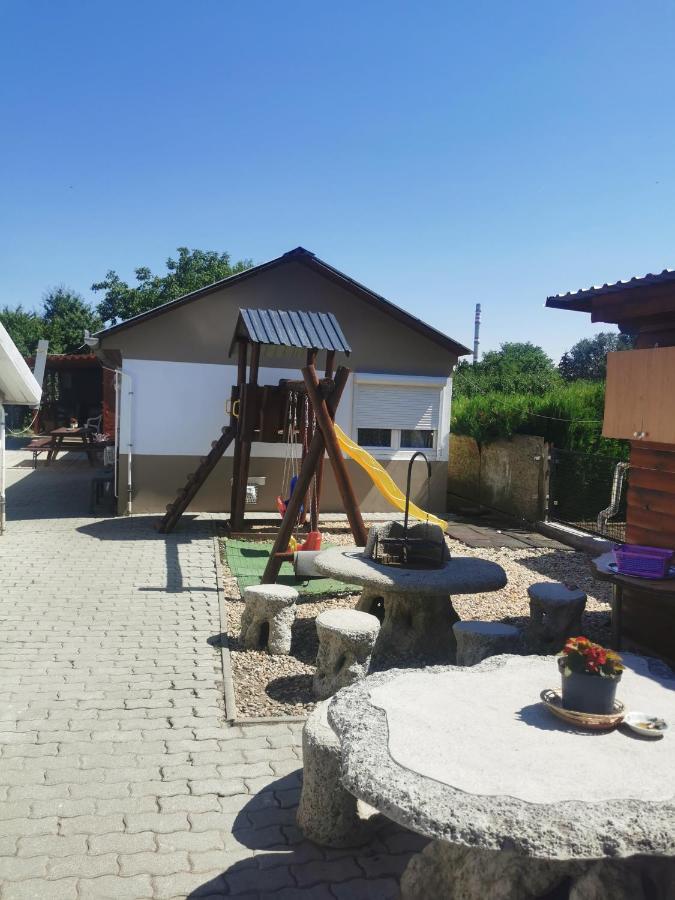 Edit Vendeghaz Tiszaujvaros Exterior photo