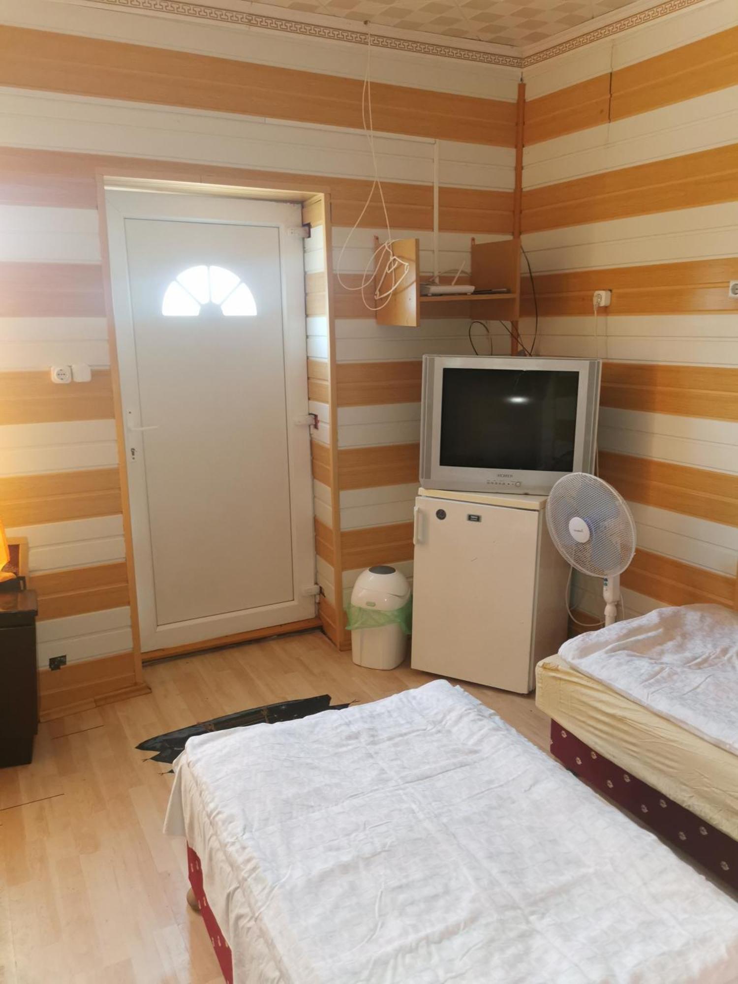 Edit Vendeghaz Tiszaujvaros Room photo