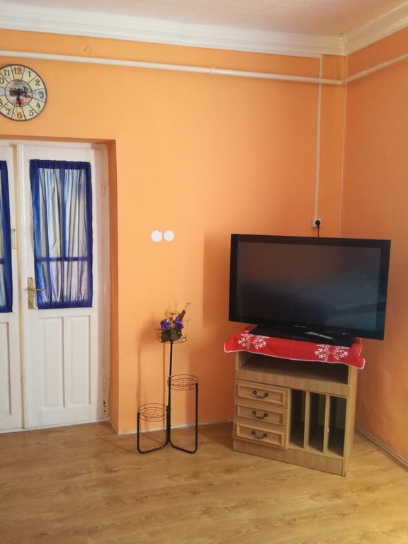 Edit Vendeghaz Tiszaujvaros Exterior photo