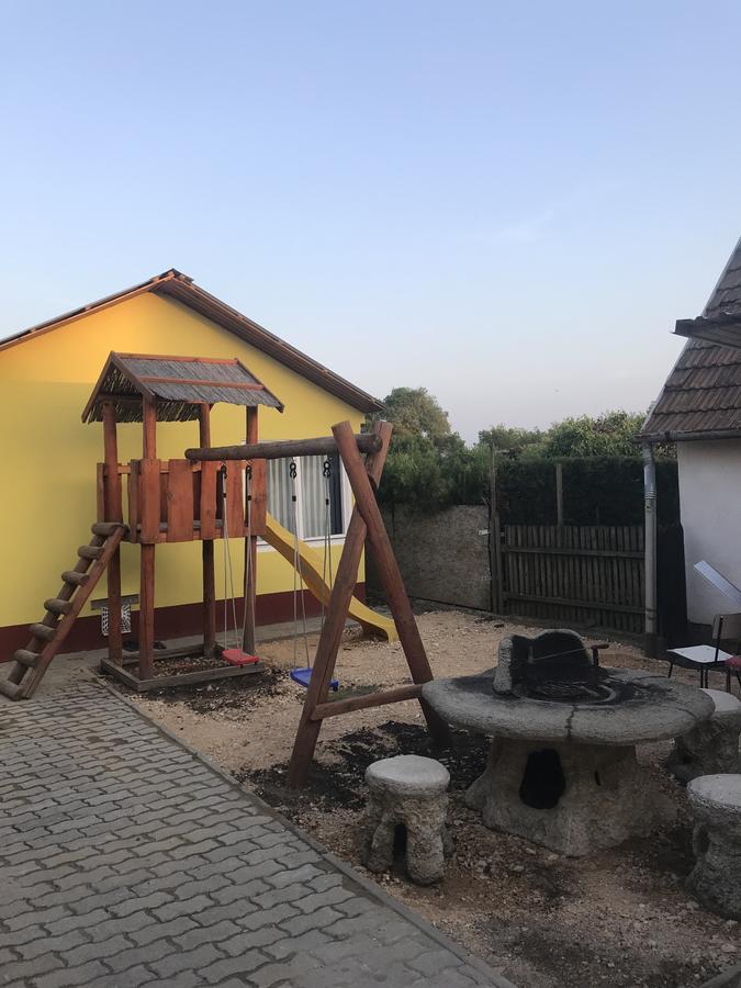 Edit Vendeghaz Tiszaujvaros Exterior photo