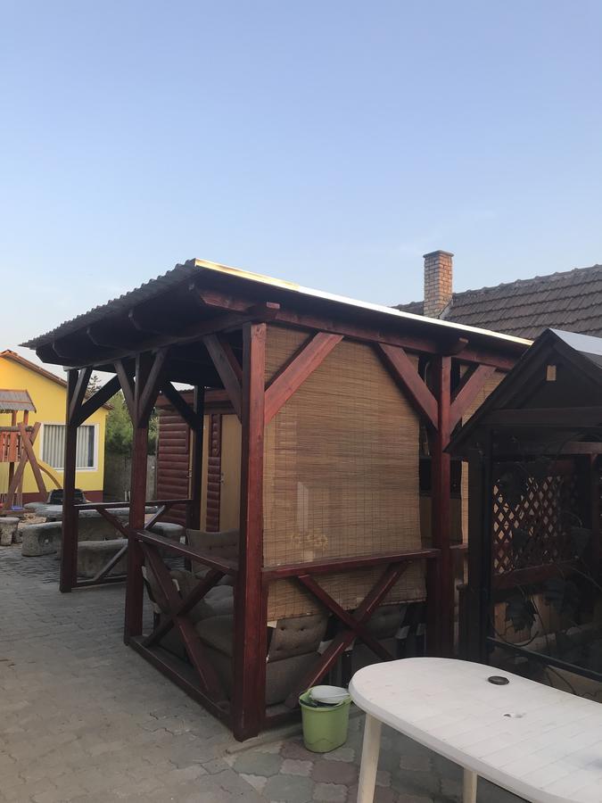 Edit Vendeghaz Tiszaujvaros Exterior photo